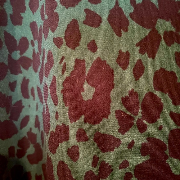 3X wrap style animal print top - Picture 2 of 4